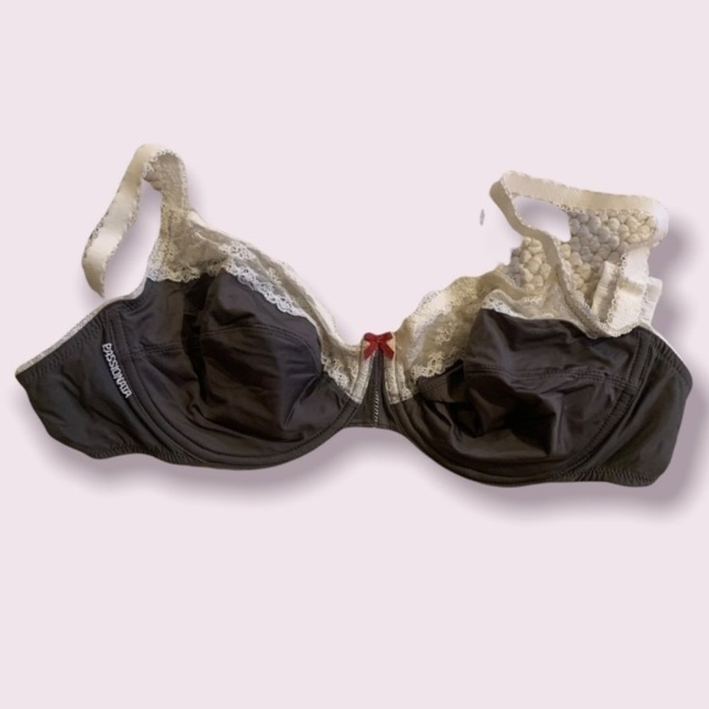 𝅺NWOT Passionata unlined demi bra in grey silky fabric with white lace